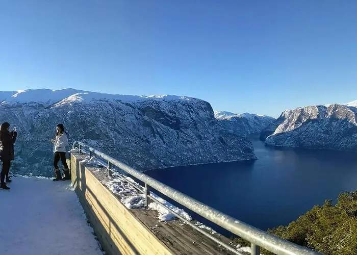 ★ 20 Min Walk To Station, W/rain Shower And Snes ★ - - Flåm