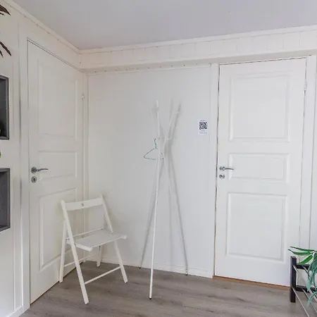 ★ 20 Min Walk To Station, W/rain Shower And Snes ★ - - *